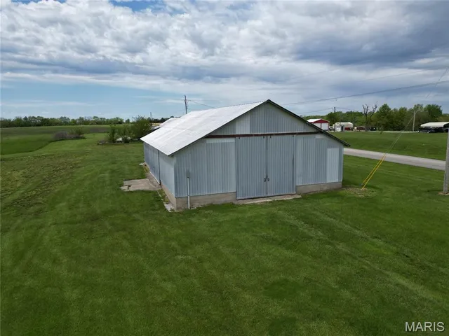 $275,000 | 18904 Monroe Road, Perry, MO 63462