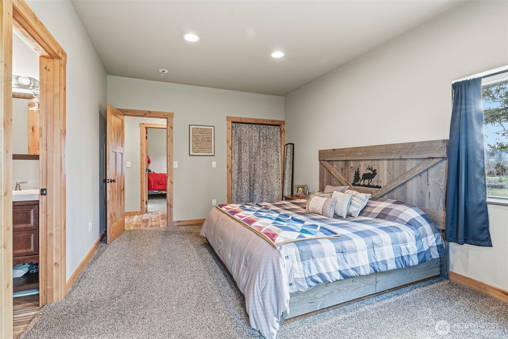 371 Toledo-Vader Road Toledo, WA 98591 - Photo 30 of 40 a bedroom with a bed and a window