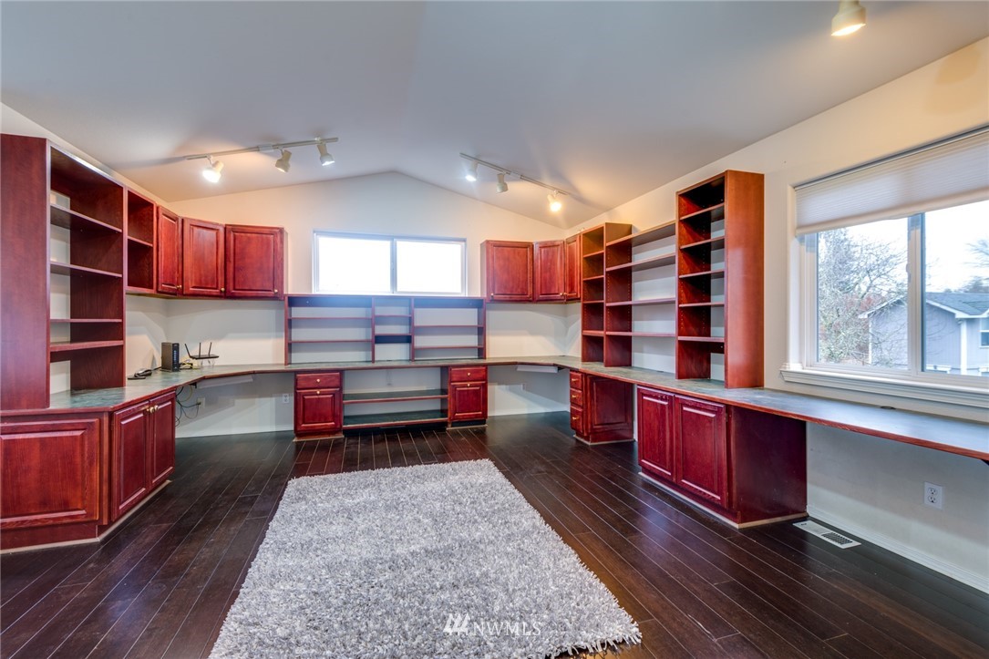 2404 Mayes Road Southeast Olympia, WA 98503 - Photo 15 of 23 Gallery Image 15