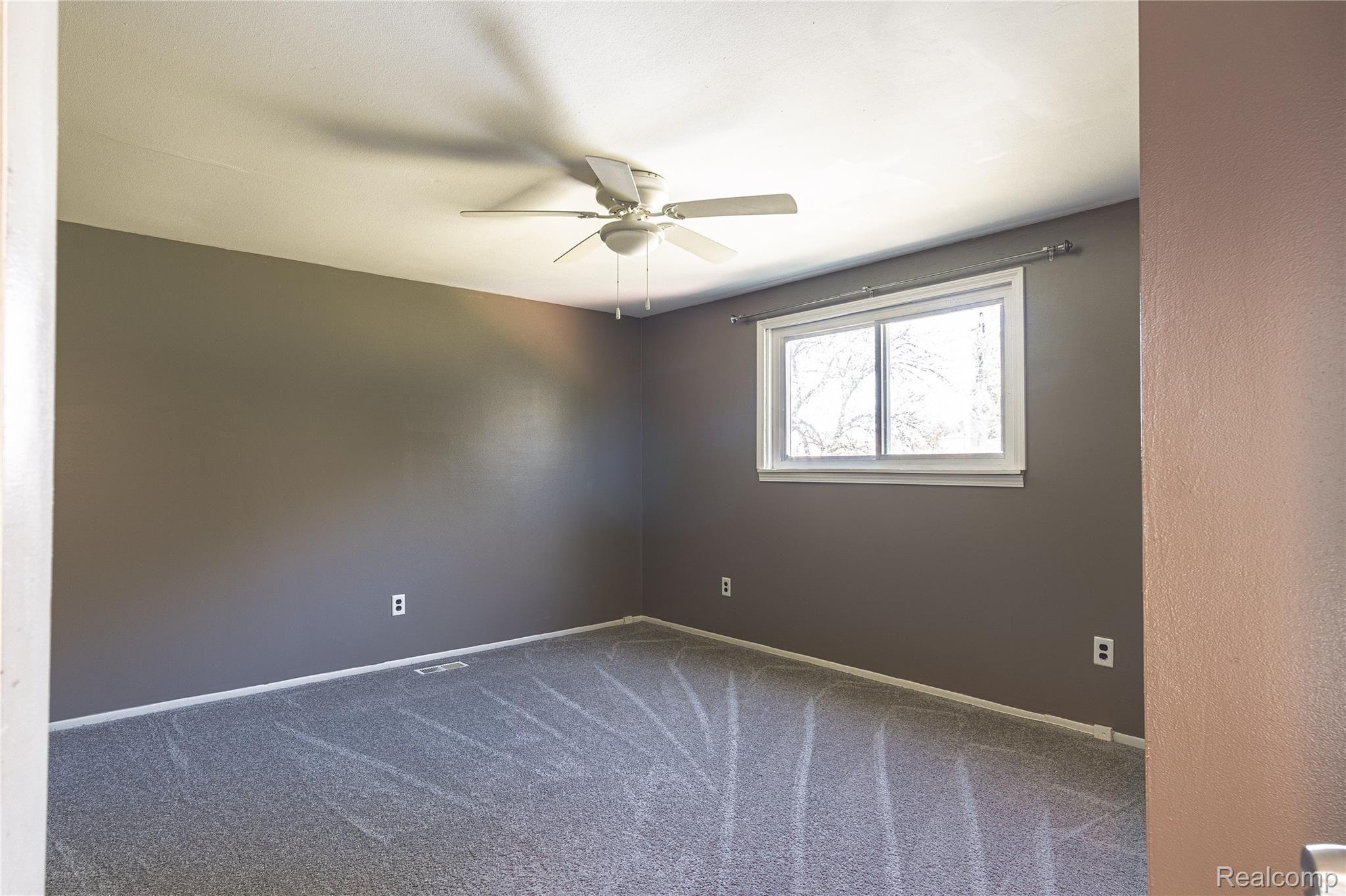 27804 Somerset Avenue Inkster, MI 48141 - Photo 12 of 31 Interiors (10 of 25).jpg