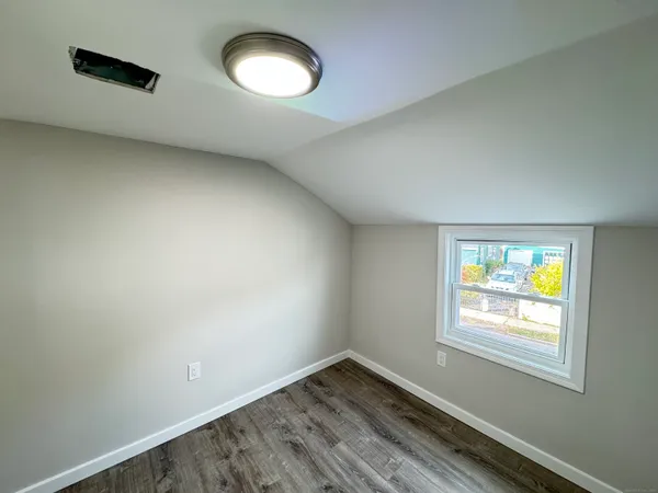 $2,500 | 110 West Easton Street, Hamden, CT 06514