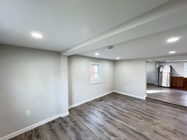 $2,500 | 110 West Easton Street, Hamden, CT 06514