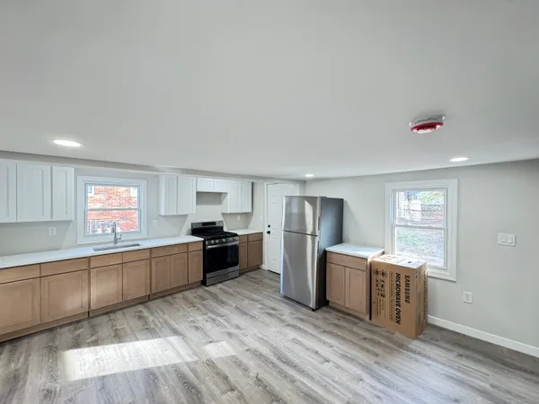 $2,500 | 110 West Easton Street, Hamden, CT 06514