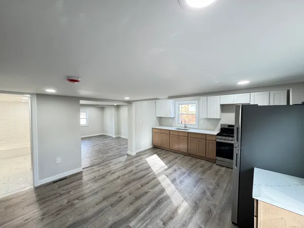 $2,500 | 110 West Easton Street, Hamden, CT 06514