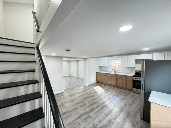 $2,500 | 110 West Easton Street, Hamden, CT 06514