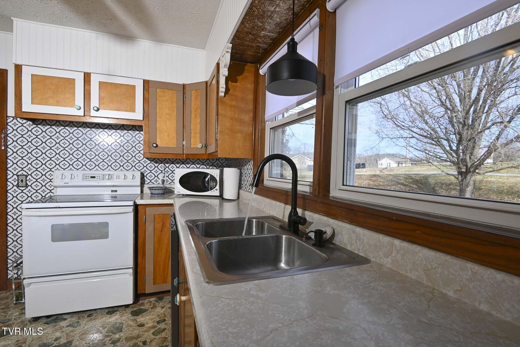 9533 Reedy Creek Road Bristol, VA 24202 - Photo 7 of 48 RC_3