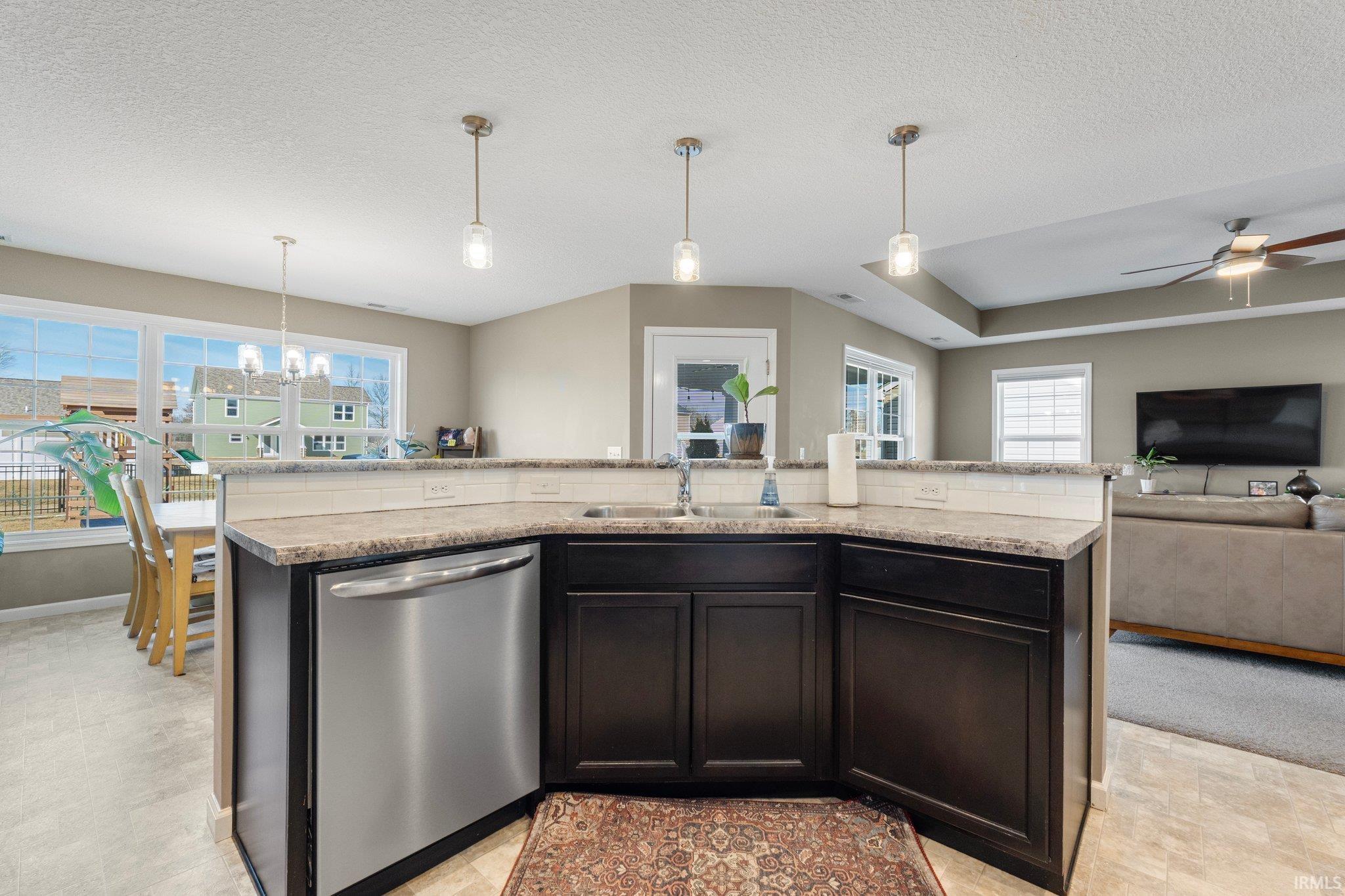10409 Fieldlight Boulevard Fort Wayne, IN 46835 - Photo 8 of 29