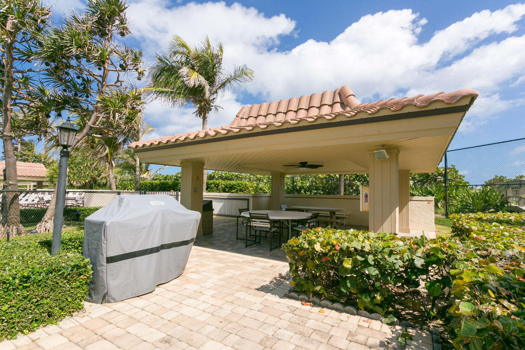 3400 North Ocean Drive, Unit 405 Riviera Beach, FL 33404 - Photo 17 of 27 BBQ_area_web