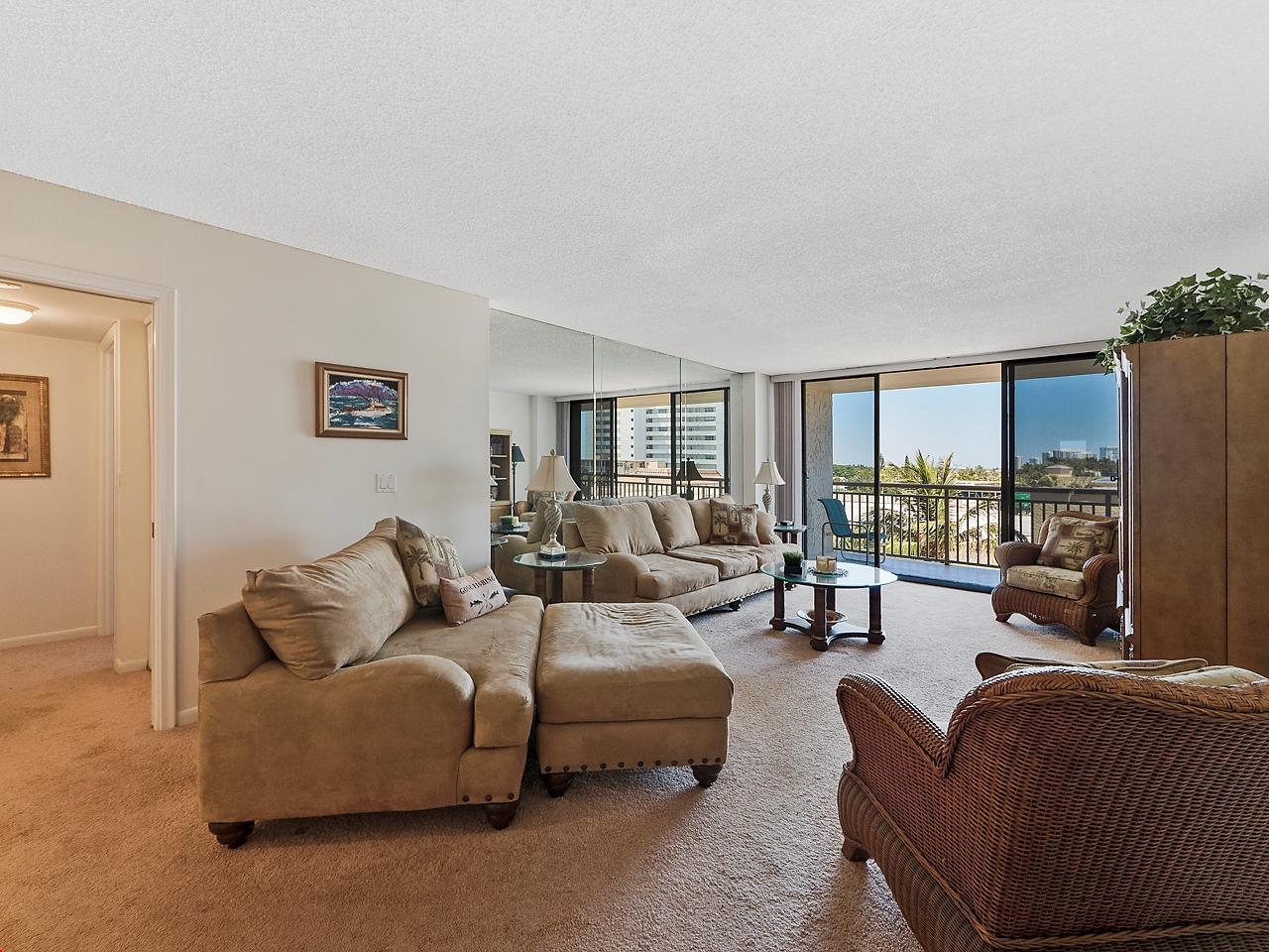 3400 North Ocean Drive, Unit 405 Riviera Beach, FL 33404 - Photo 7 of 27 Living room