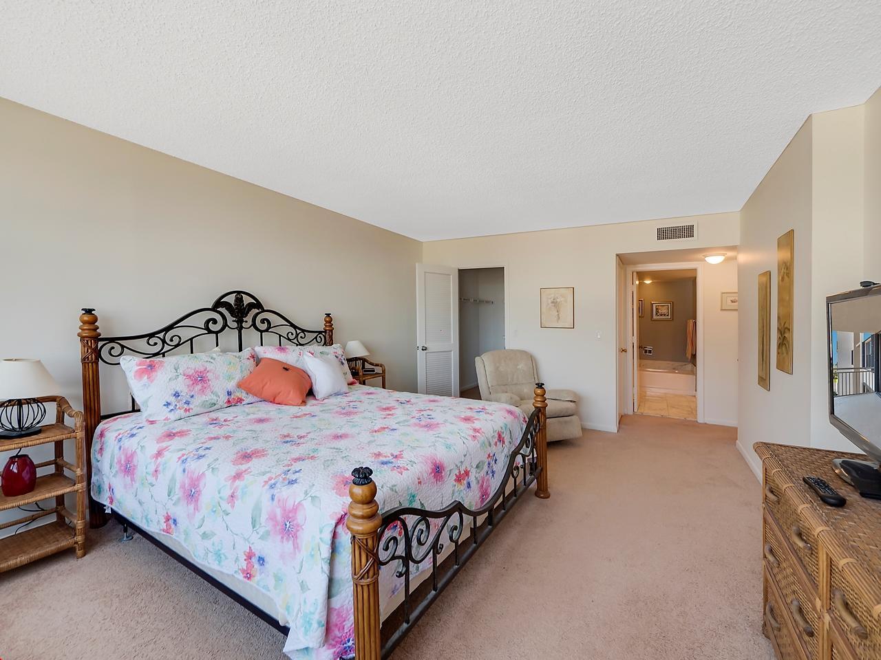 3400 North Ocean Drive, Unit 405 Riviera Beach, FL 33404 - Photo 8 of 27 Master bedroom