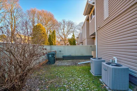 $240,000 | 521 East Bluff, Madison, WI 53704