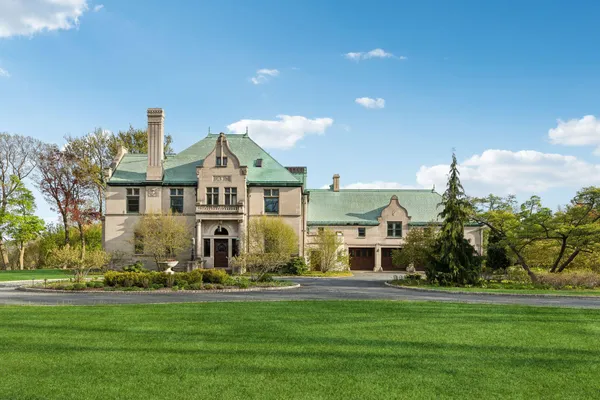 $4,700,000 | 3432 North Lake Drive, Milwaukee, WI 53211