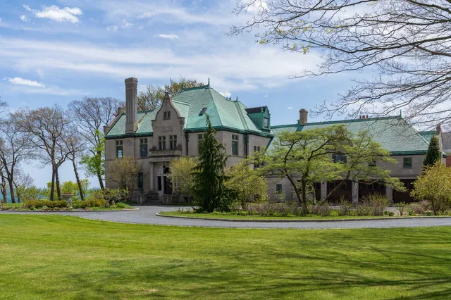 $4,900,000 | 3432 North Lake Drive, Milwaukee, WI 53211