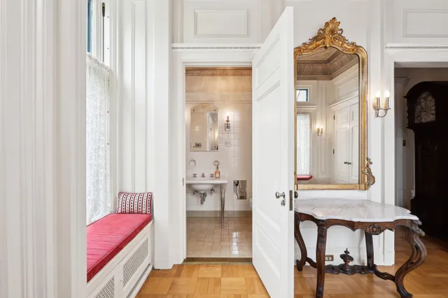 $4,900,000 | 3432 North Lake Drive, Milwaukee, WI 53211