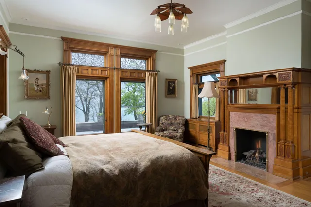 $4,900,000 | 3432 North Lake Drive, Milwaukee, WI 53211