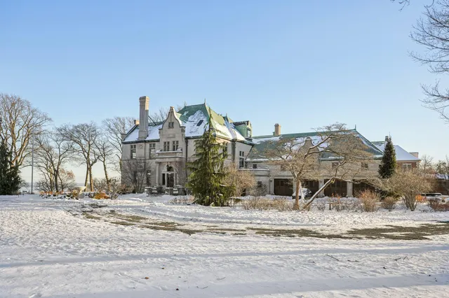 $4,900,000 | 3432 North Lake Drive, Milwaukee, WI 53211