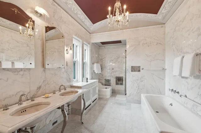 $4,900,000 | 3432 North Lake Drive, Milwaukee, WI 53211