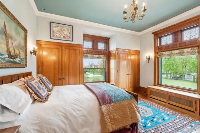 $4,900,000 | 3432 North Lake Drive, Milwaukee, WI 53211