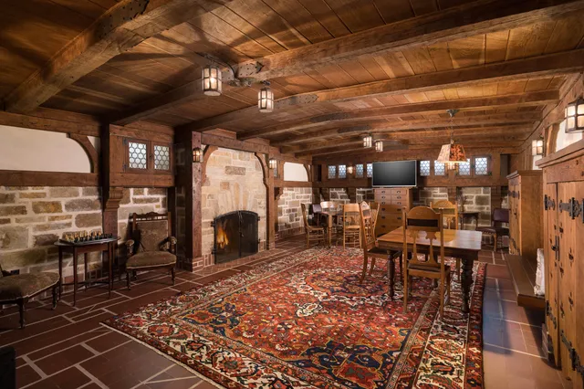 $4,900,000 | 3432 North Lake Drive, Milwaukee, WI 53211