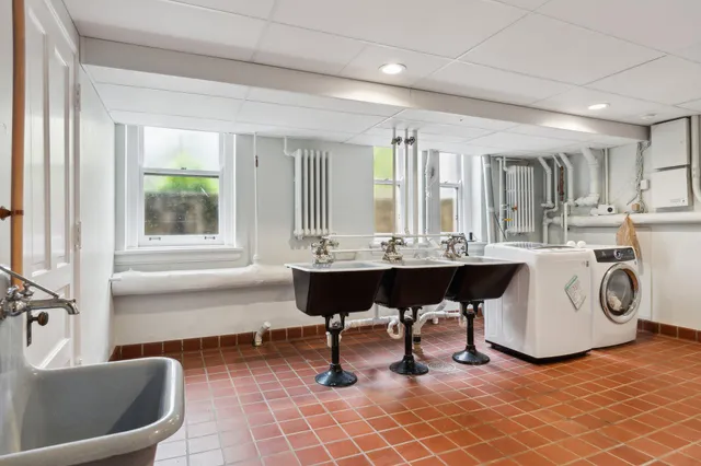 $4,900,000 | 3432 North Lake Drive, Milwaukee, WI 53211