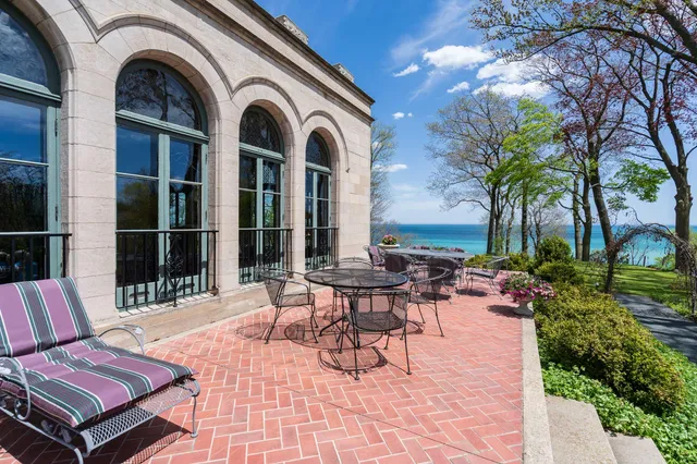 $4,900,000 | 3432 North Lake Drive, Milwaukee, WI 53211