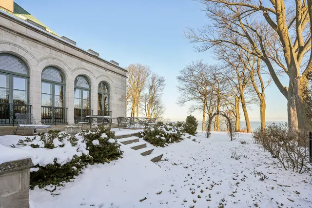 $4,900,000 | 3432 North Lake Drive, Milwaukee, WI 53211