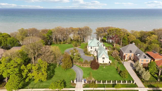 $4,900,000 | 3432 North Lake Drive, Milwaukee, WI 53211