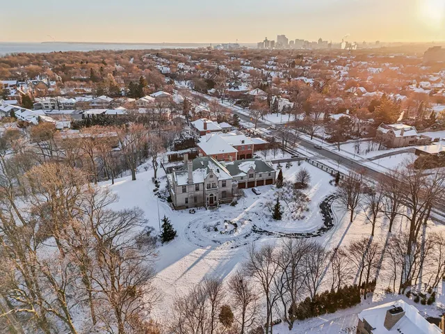 $4,900,000 | 3432 North Lake Drive, Milwaukee, WI 53211