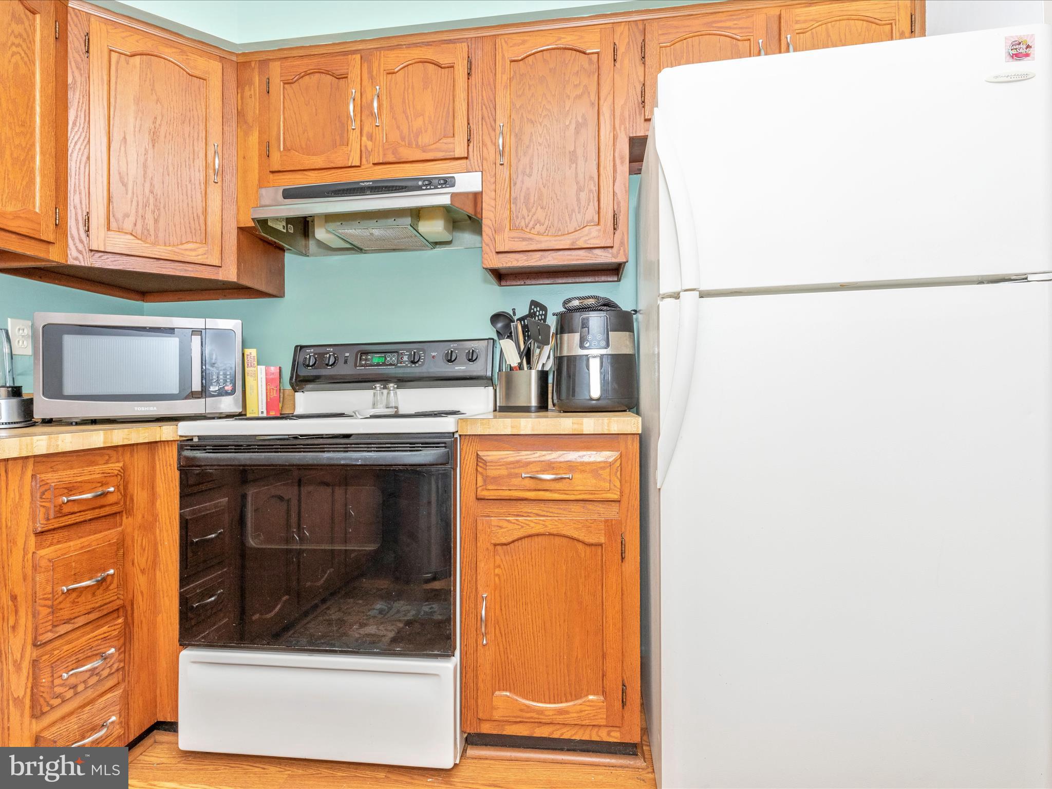 7050 Basswood Road, Unit 11 Frederick, MD 21703 - Photo 29 of 59 Kitchen