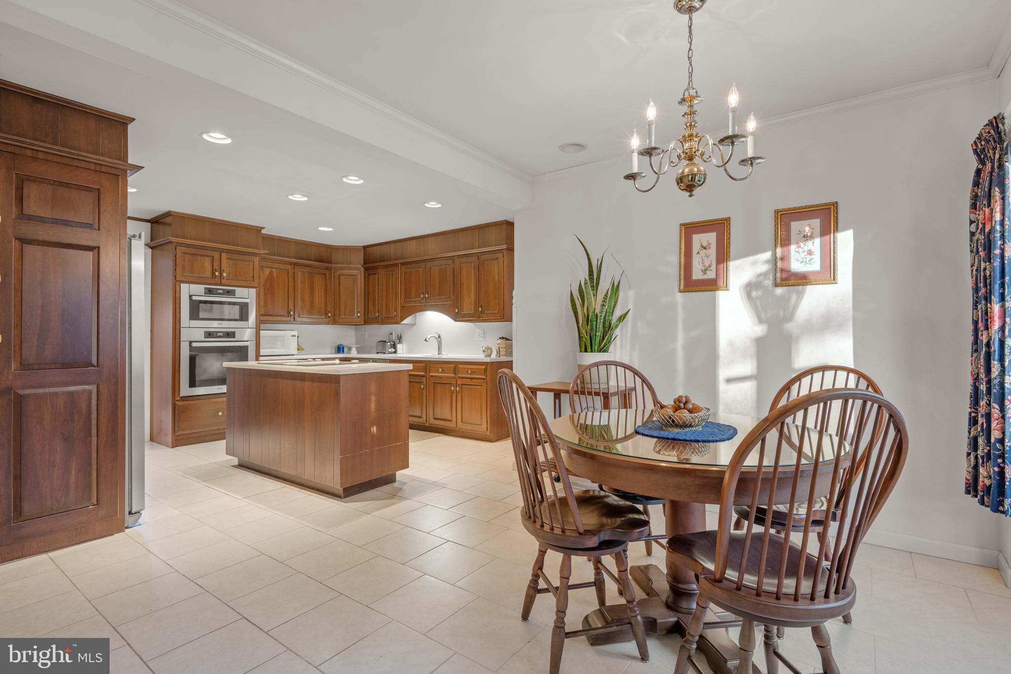 1515 Hillcrest Road Lancaster, PA 17603 - Photo 14 of 61 Large Chef's Kitchen