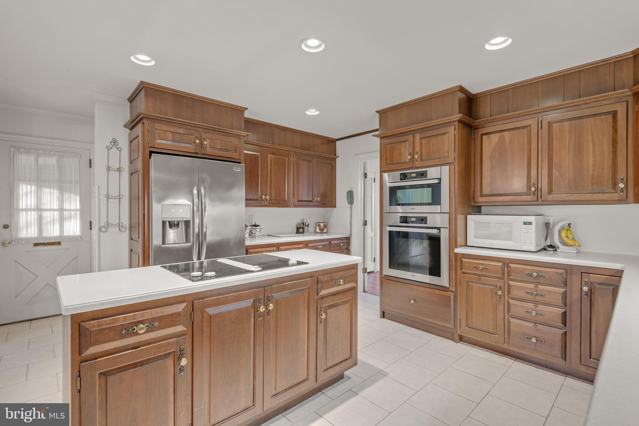 1515 Hillcrest Road Lancaster, PA 17603 - Photo 18 of 61 Ample Counter Space