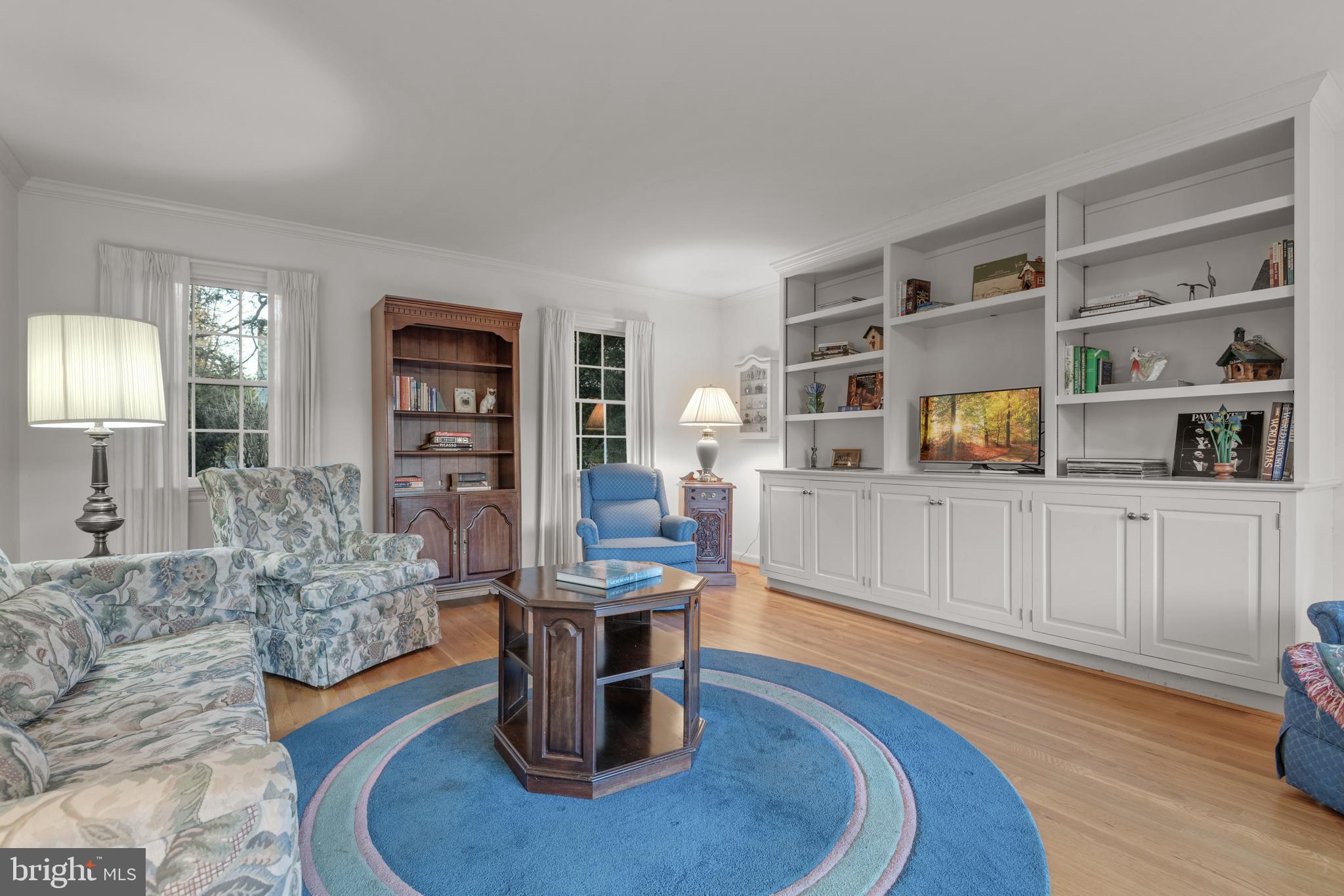 1515 Hillcrest Road Lancaster, PA 17603 - Photo 31 of 61 Family Room with Built-Ins
