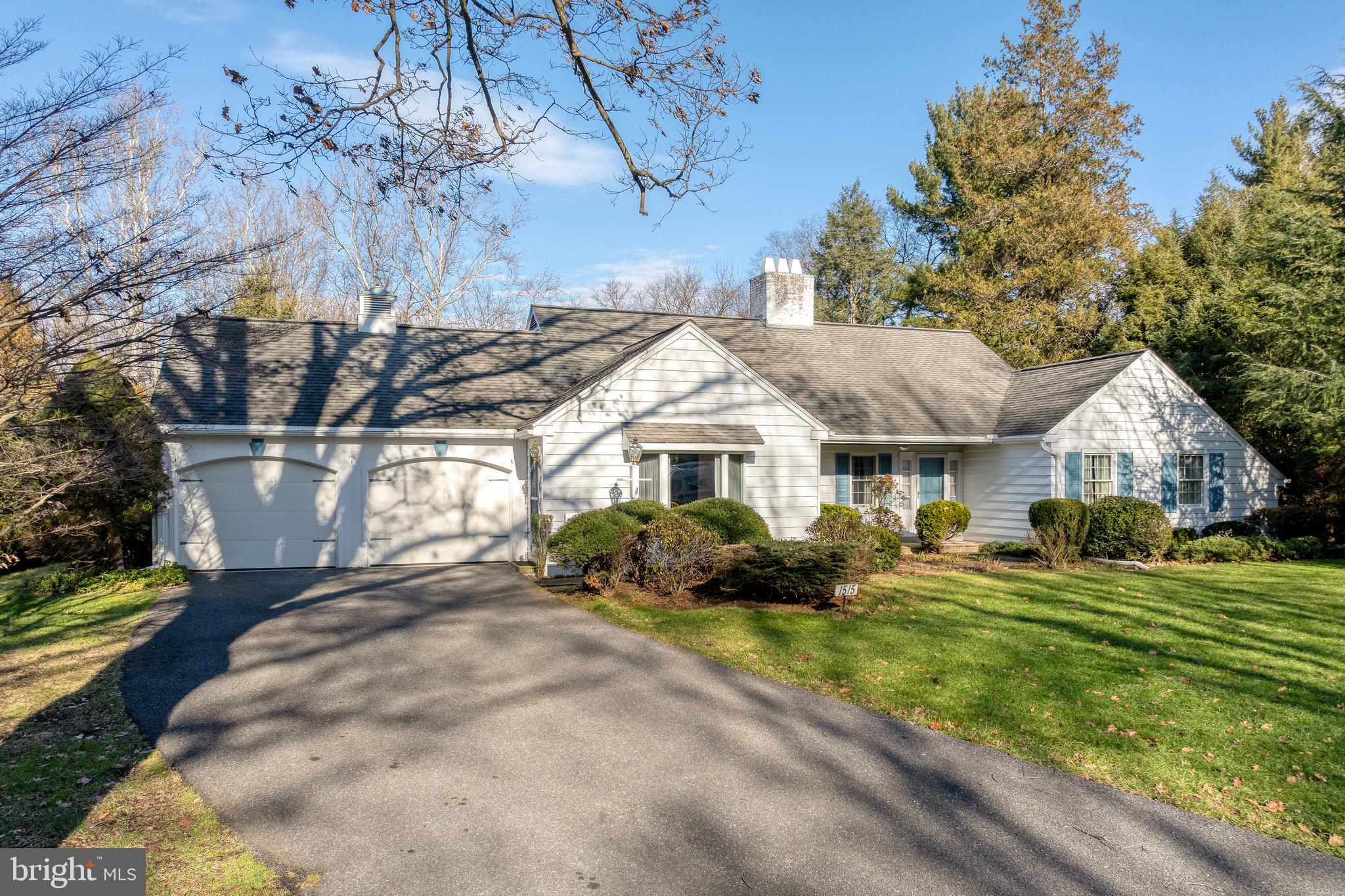 1515 Hillcrest Road Lancaster, PA 17603 - Photo 4 of 61 Classic Curb Appeal