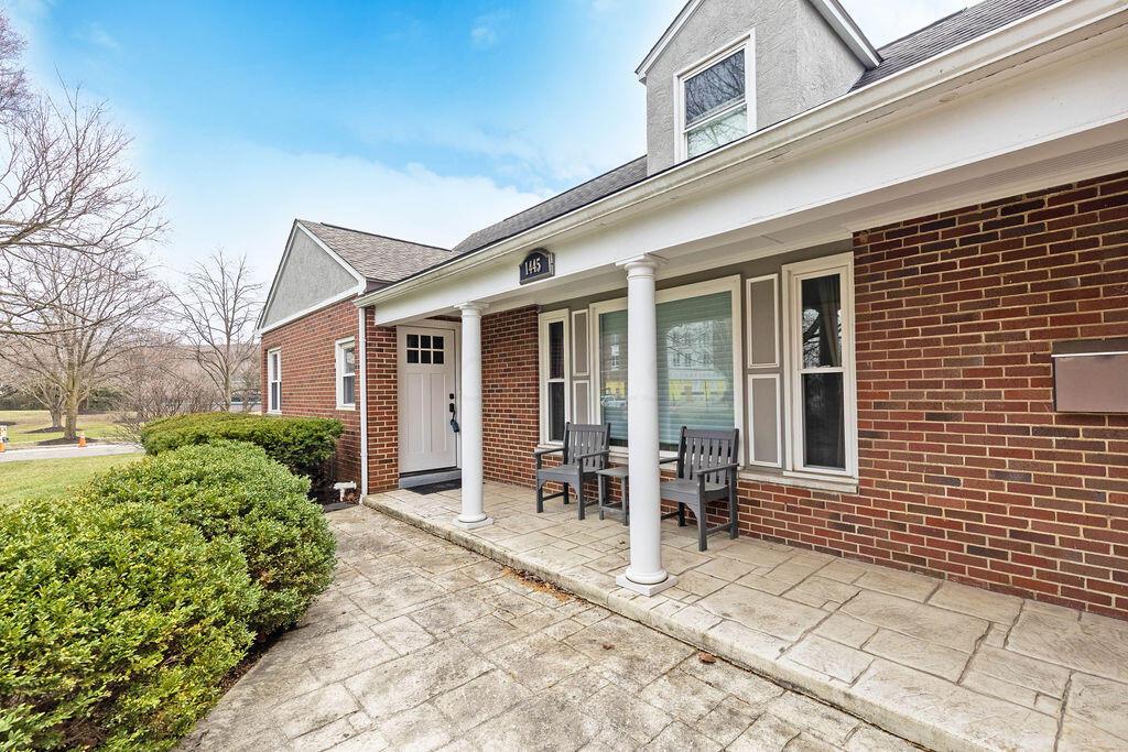 1445 Ashdowne Road Columbus, OH 43221 - Photo 3 of 54 3