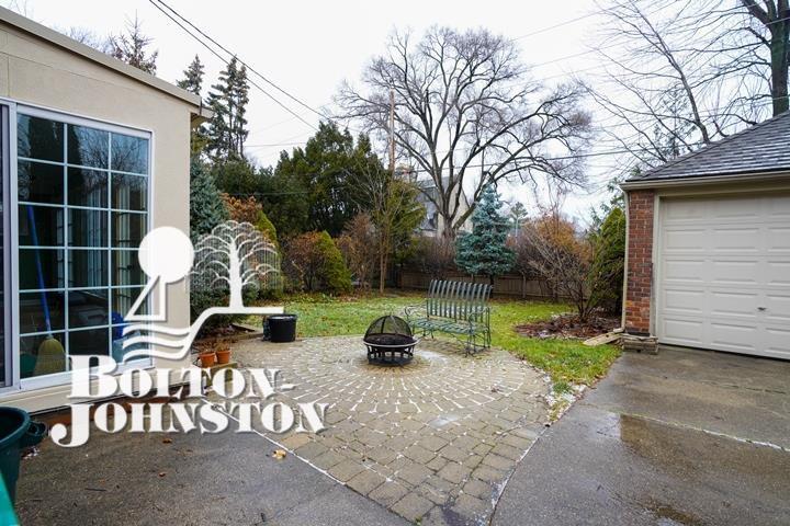 734 Barrington Road Grosse Pointe, MI 48230 - Photo 26 of 29 50063300-25.JPG