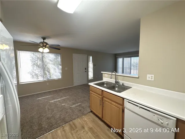 $1,375 | 5710 East Tropicana Avenue, Unit 2196, Las Vegas, NV 89122