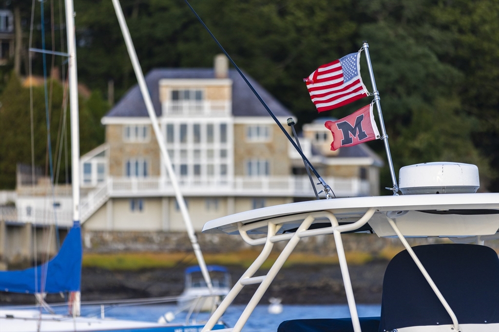 89 Naugus Avenue Marblehead, MA 01945 - Photo 35 of 39 a backyard of a house
