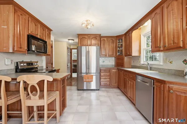 $559,900 | 96 Green Tree Lane, Somers, CT 06071