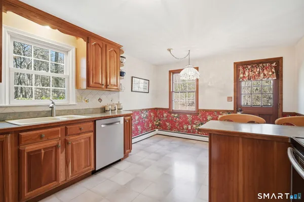 $559,900 | 96 Green Tree Lane, Somers, CT 06071