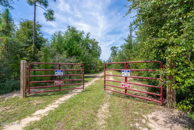 $549,900 | 20144 Northwest Whitewater Grade Road, Clarksville, FL 32430
