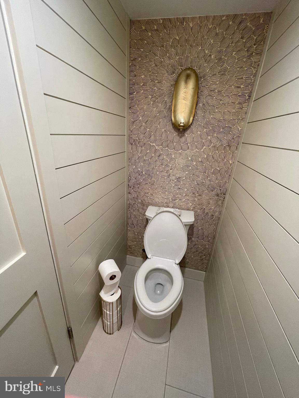 2314 Wheystone Court Vienna, VA 22182 - Photo 56 of 72 Main Level Guest Bath