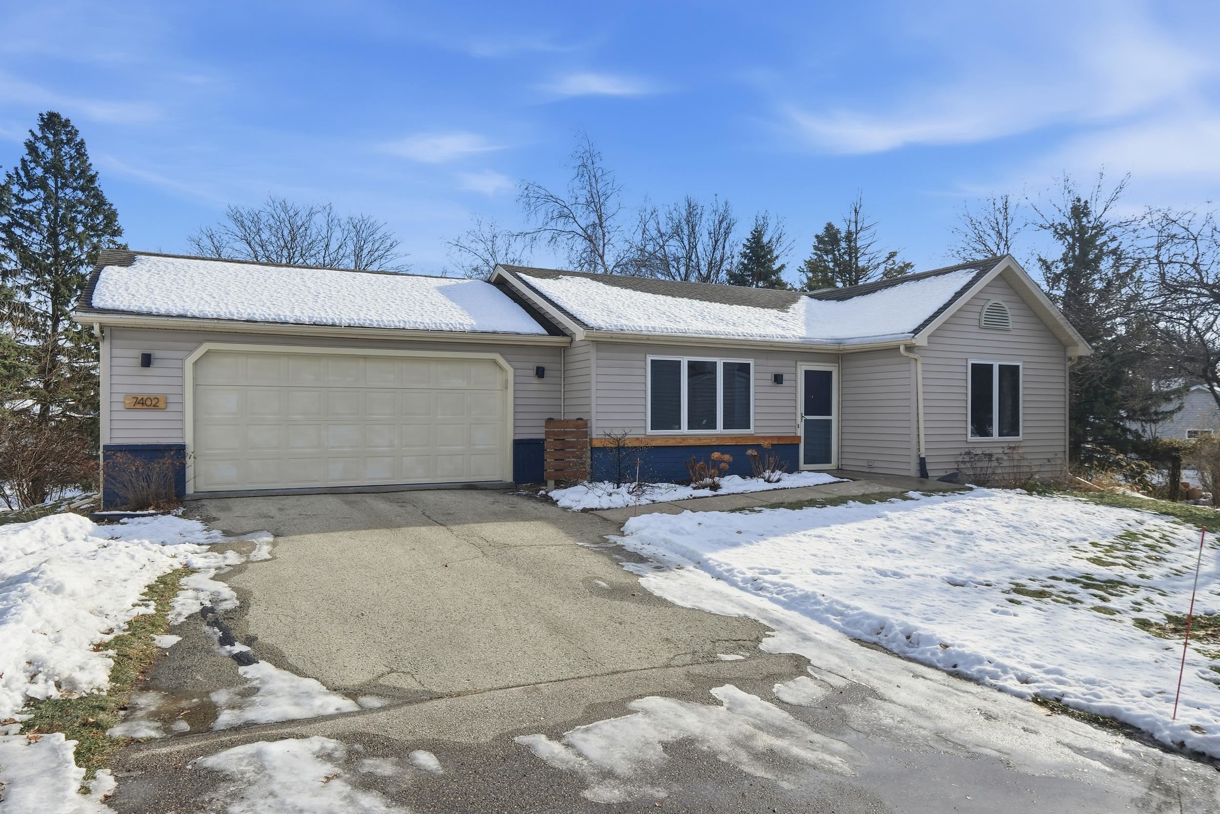 7402 West Valley Ridge Drive Madison, WI 53719 - Photo 4 of 35