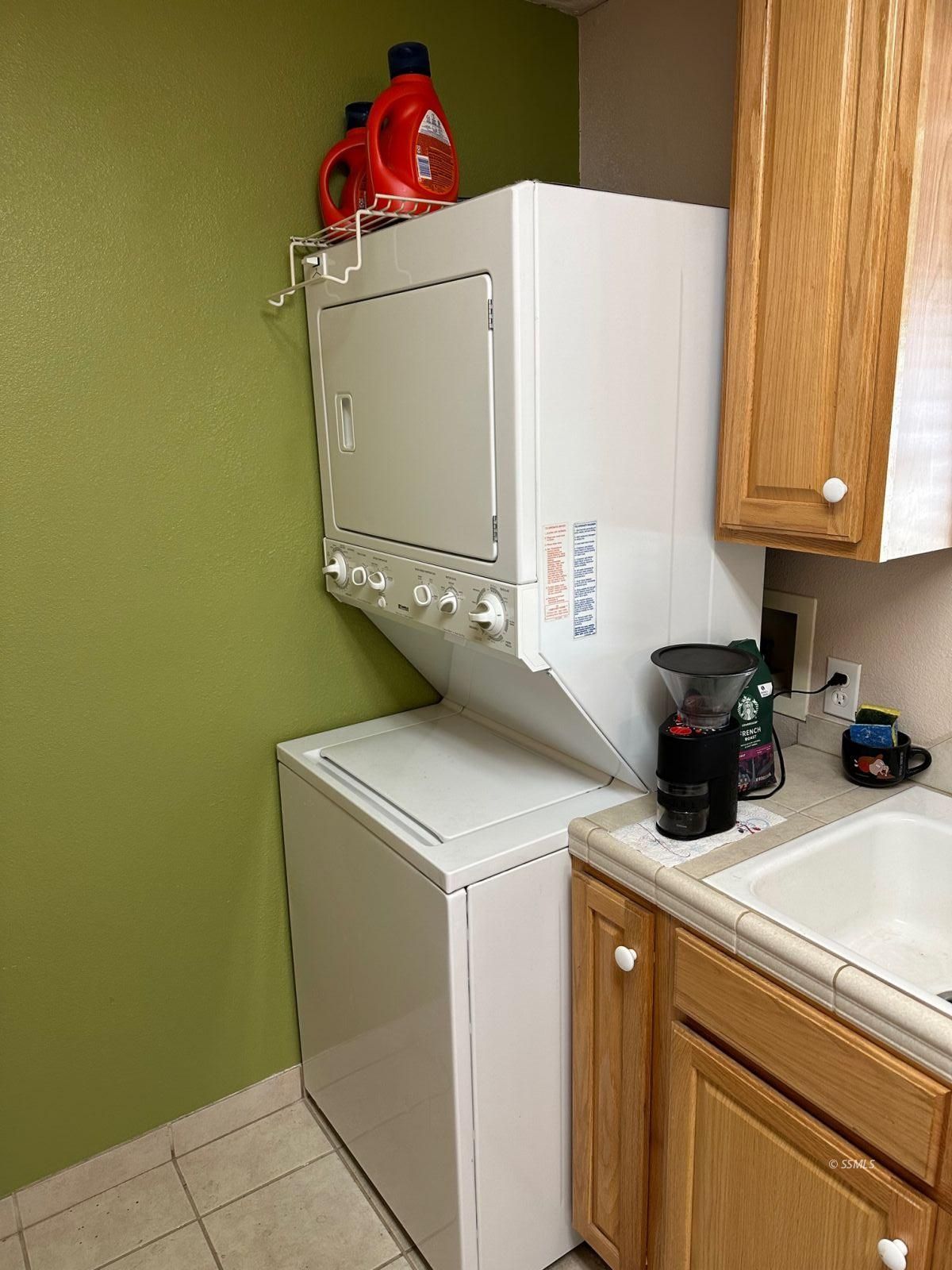 237 South Desert Candles Street Ridgecrest, CA 93555 - Photo 11 of 23 a utility room with dryer and washer