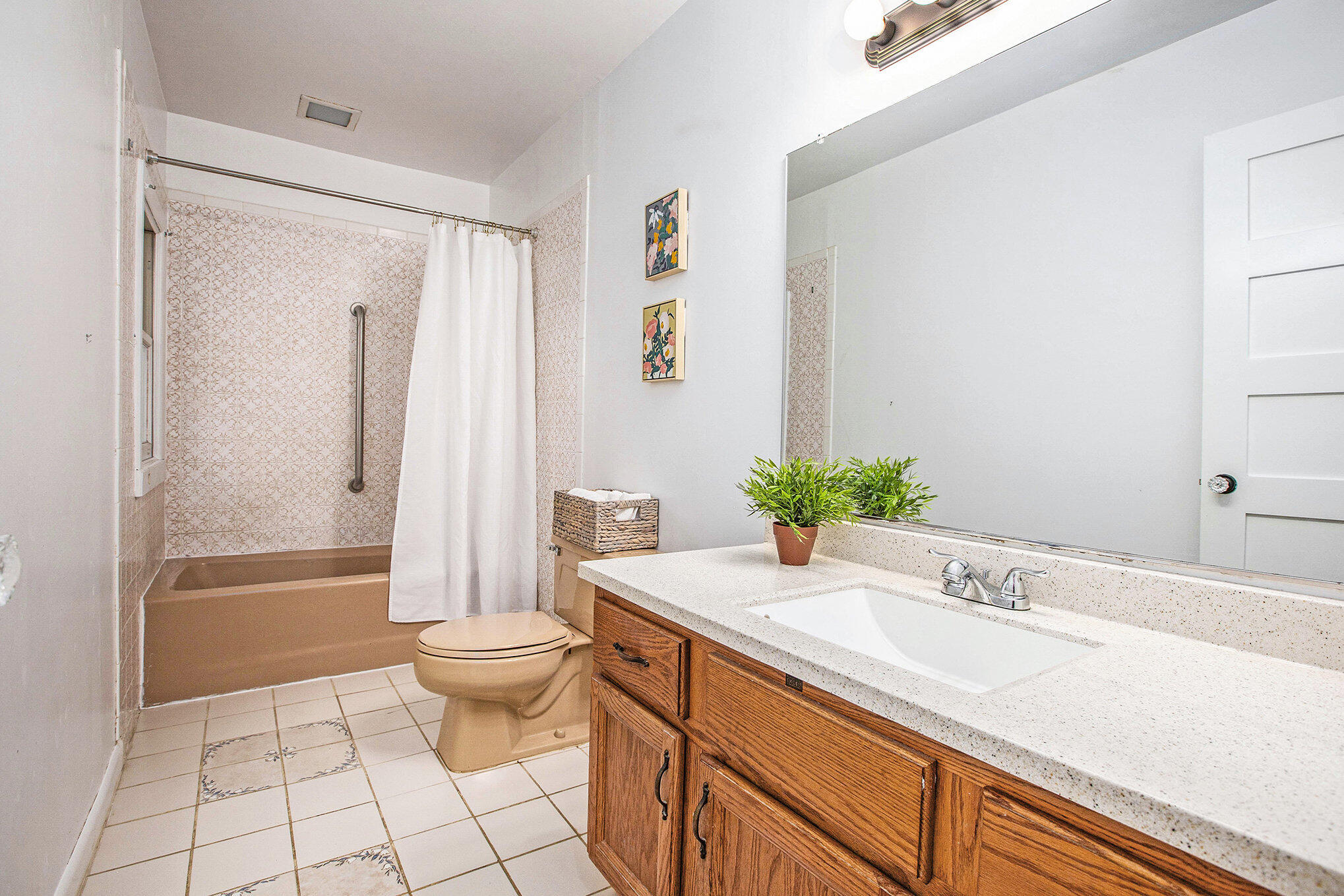 Undisclosed Address Ann Arbor, MI 48104 - Photo 12 of 25 Main floor bathroom