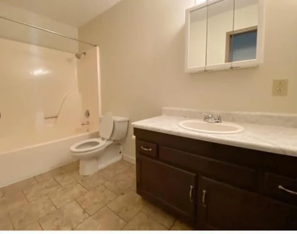 $950 | 707-729 Bayou Gardens Boulevard, Houma, LA 70364