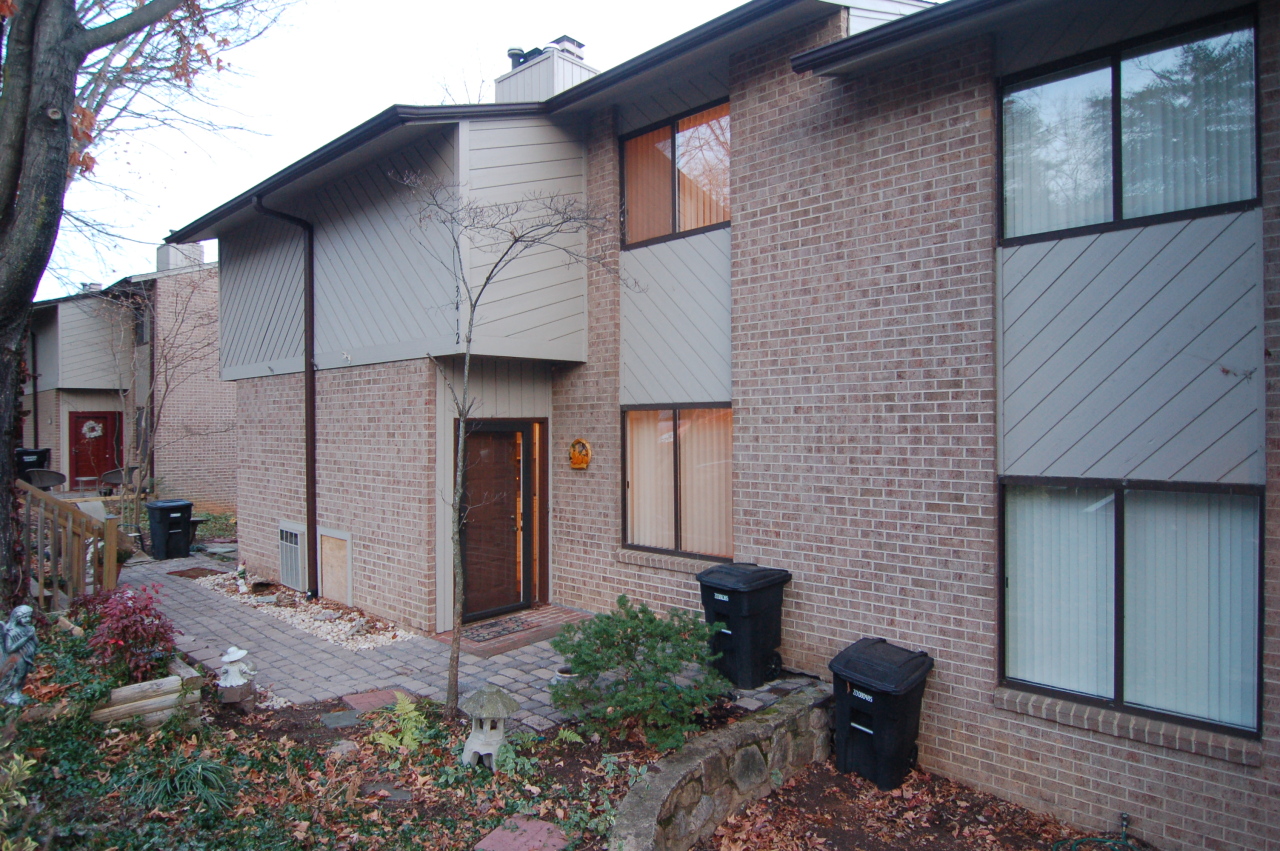 3412 Morning Dove Road Roanoke, VA 24018 - Photo 2 of 26 DSC_0764