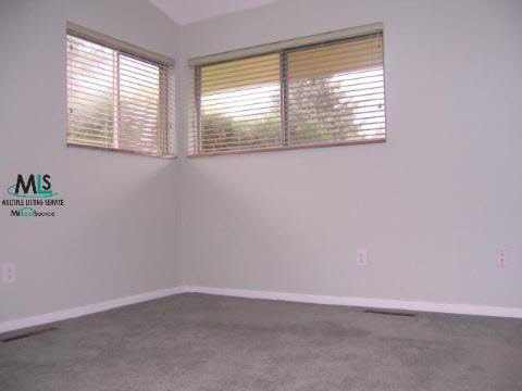 55 Windsor Road Rochester, MI 48307 - Photo 9 of 12 364394-8.JPG