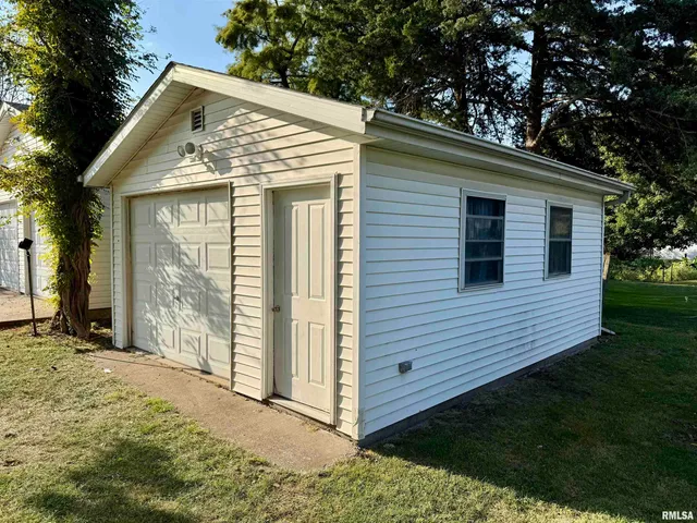$109,000 | 107 Picard Street, Alpha, IL 61413