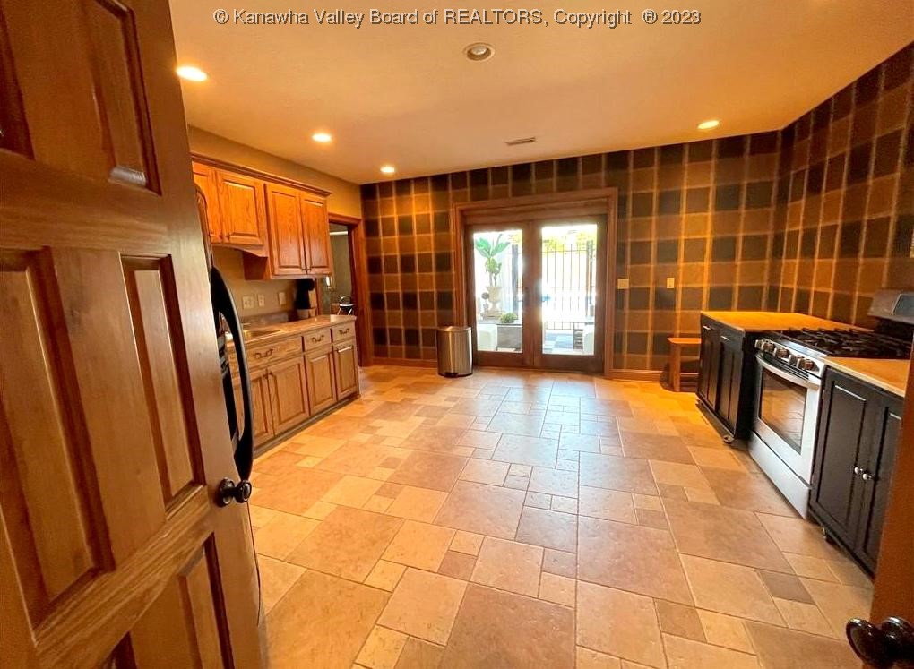 8202 Huntington Road Gallipolis Ferry, WV 25515 - Photo 41 of 47 Lower level kitchen