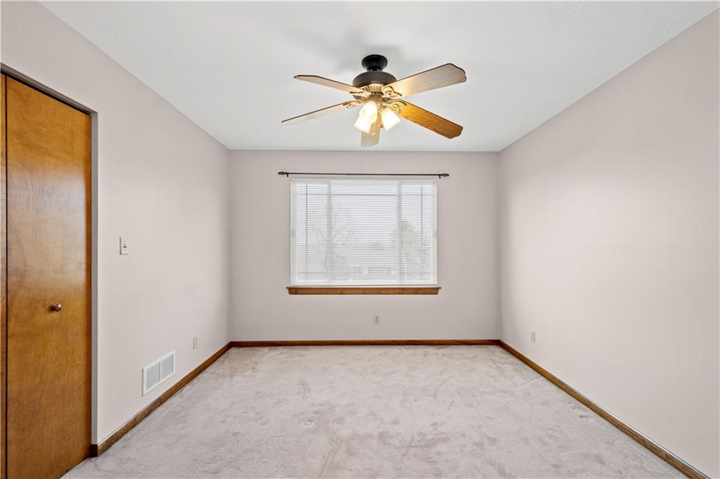 1735 Borland Road Pittsburgh, PA 15243 - Photo 20 of 25 an empty room with window and a ceiling fan